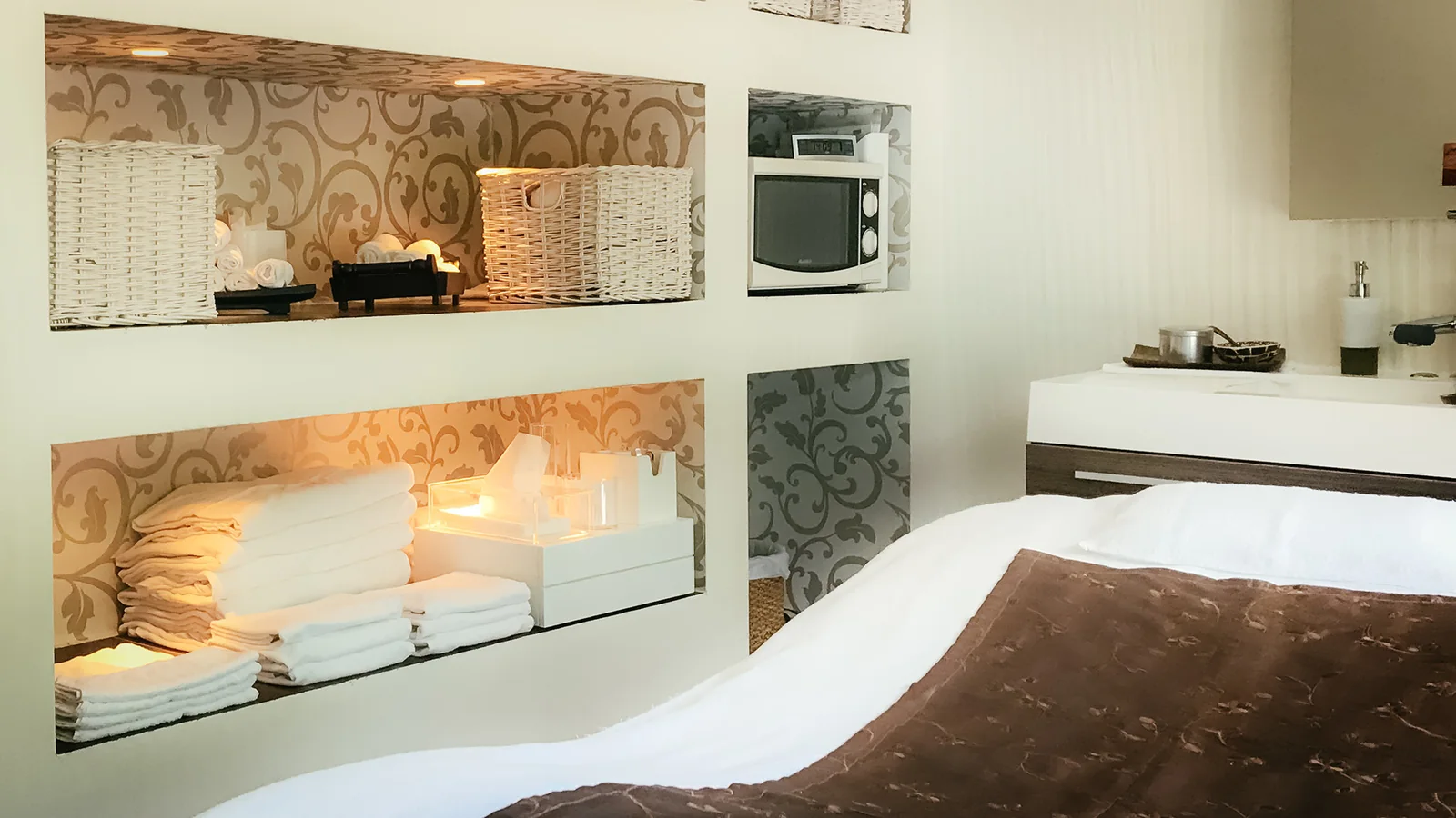 Ruhiger Spa-Behandlungsraum